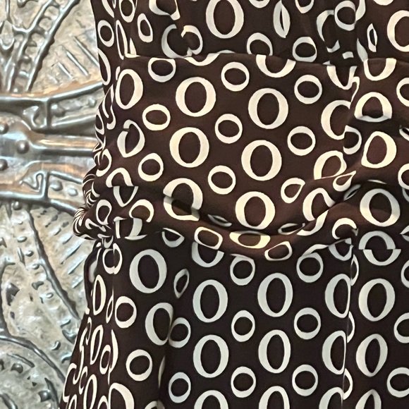 Brown Faux Wrap Dress with Cream Accents xl - Picture 4 of 13